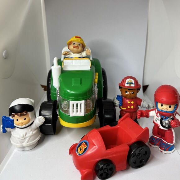 Fisher Price Little People Lot Tractor, Car And Figures - Picture 1 of 16
